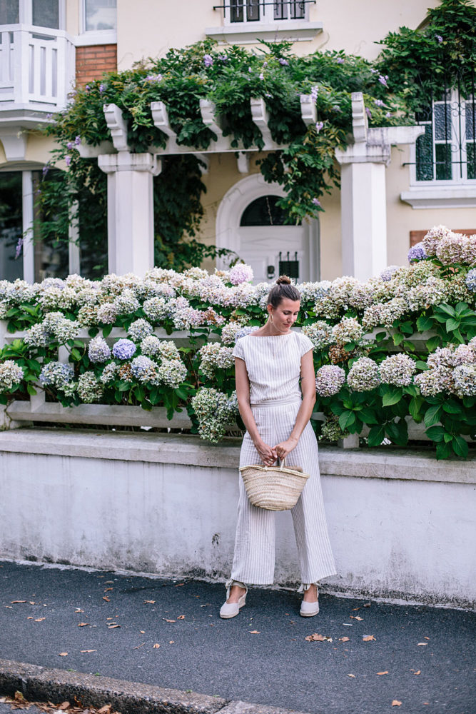 Tenue éco-responsable : ensemble en lin, espadrilles made in Spain et panier - Bloomers.eco