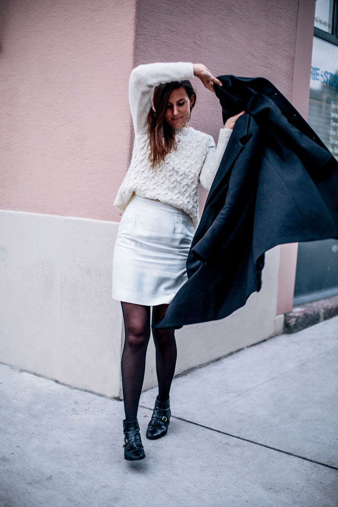 robe blanche avec collant noir