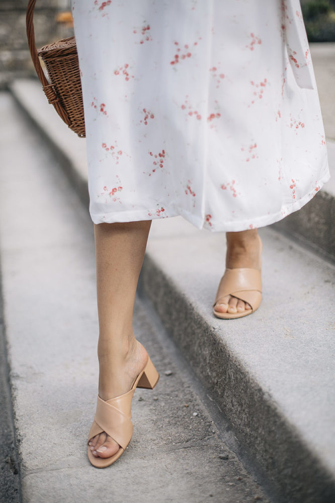 chaussures intemporelles de qualité au prix juste toute l'année - les mules à talons camel-nude